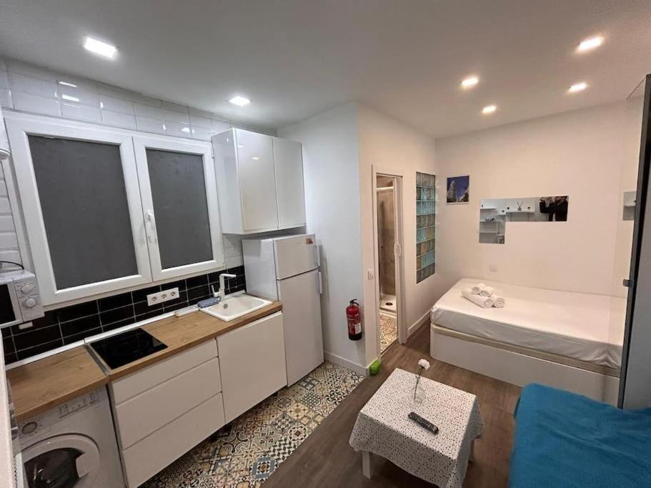 Centrally Located Flat In M80.8 * Madri