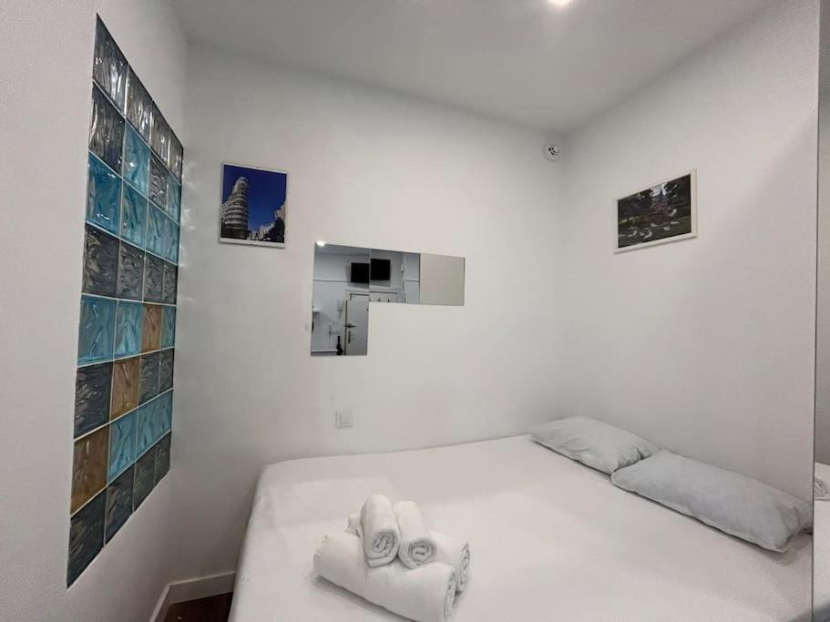 Centrally Located Flat In M80.8 * Madri