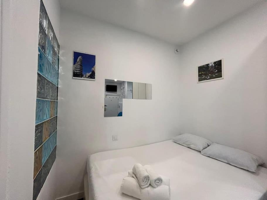 Centrally Located Flat In M80.8 * Madri