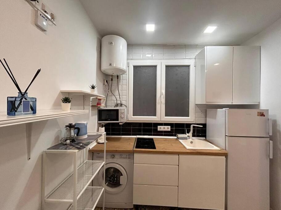 Centrally Located Flat In M80.8 Madri